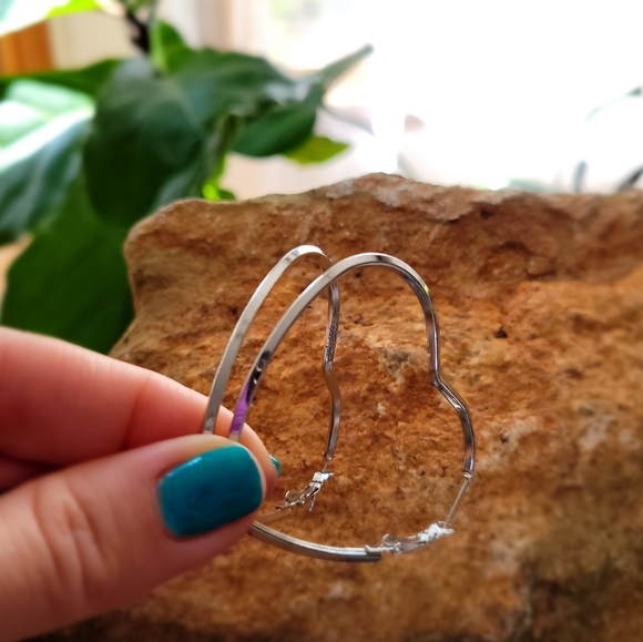 Heart ashaped Hoop Earrings Fashion Jewelry 2in - Picture 2 of 4